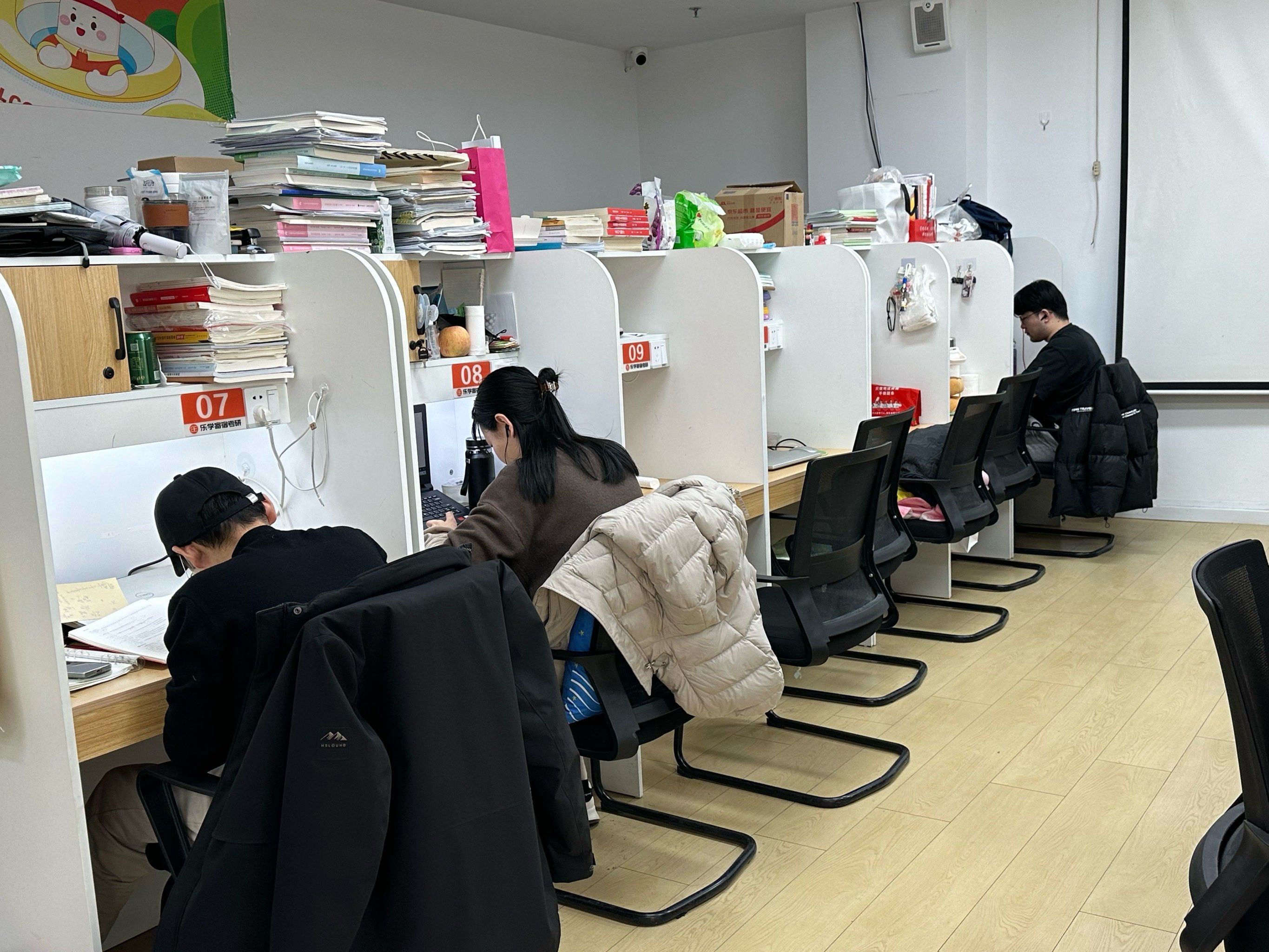 免费??提前入住,这家寄宿自习室太全面了
